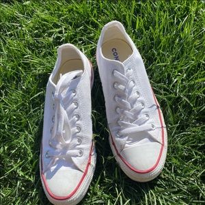 7.5 low top white converse all stars